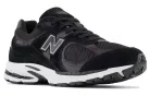 New Balance 2002R Black Gunmetal nízke streetové tenisky čierne — produktová fotografia na bielom pozadí, bočný pohľad