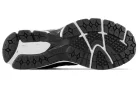 New Balance 2002R Black Gunmetal nízke streetové tenisky čierne — produktová fotografia na bielom pozadí, bočný pohľad