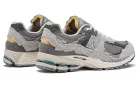 New Balance 2002R Protection Pack Rain Cloud nízke streetové tenisky — produktová fotografia na bielom pozadí, bočný pohľad