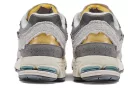 New Balance 2002R Protection Pack Rain Cloud nízke streetové tenisky — produktová fotografia na bielom pozadí, bočný pohľad