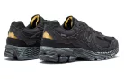 New Balance 2002R Protection Pack Phantom nízke streetové tenisky lomené biele — produktová fotografia na bielom pozadí, bočný pohľad