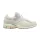 New Balance 2002R Linen nízke streetové tenisky béžové-sivé — produktová fotografia na bielom pozadí, bočný pohľad