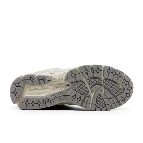 New Balance 2002R Linen nízke streetové tenisky béžové-sivé — produktová fotografia na bielom pozadí, bočný pohľad