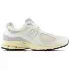 New Balance 2002R White Gold nízke streetové tenisky biele-sivé — produktová fotografia na bielom pozadí, bočný pohľad