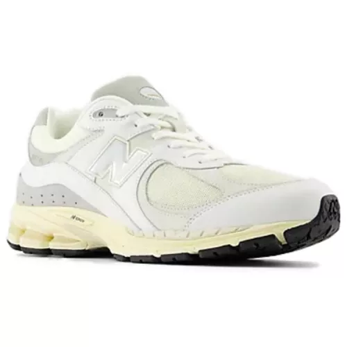 New Balance 2002R White Gold nízke streetové tenisky biele-sivé — produktová fotografia na bielom pozadí, bočný pohľad