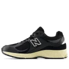 New Balance 2002R Black Vintage nízke streetové tenisky čierne — produktová fotografia na bielom pozadí, bočný pohľad