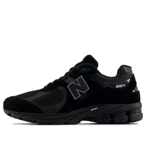 New Balance 2002R Mesh Black Metallic nízke streetové tenisky čierne — produktová fotografia na bielom pozadí, bočný pohľad