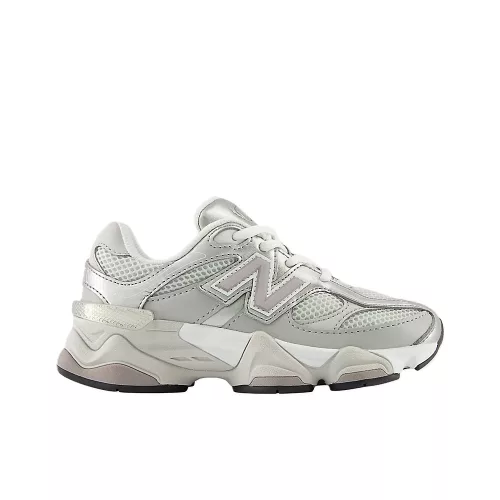 New Balance 9060 Lace Grey Silver detské nízke streetové tenisky sivé-strieborné — produktová fotografia na bielom pozadí, bočný pohľad