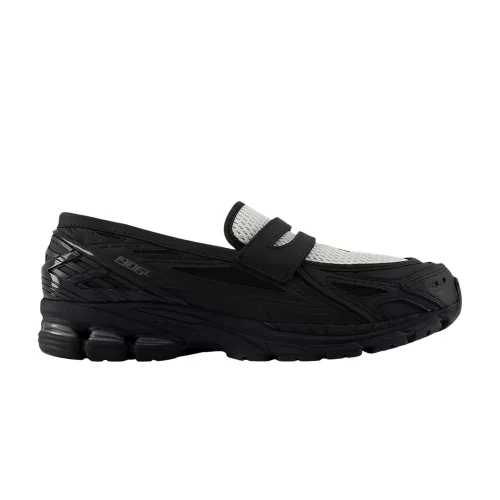 New Balance 1906L Black Angora nízke streetové tenisky čierne — produktová fotografia na bielom pozadí, bočný pohľad