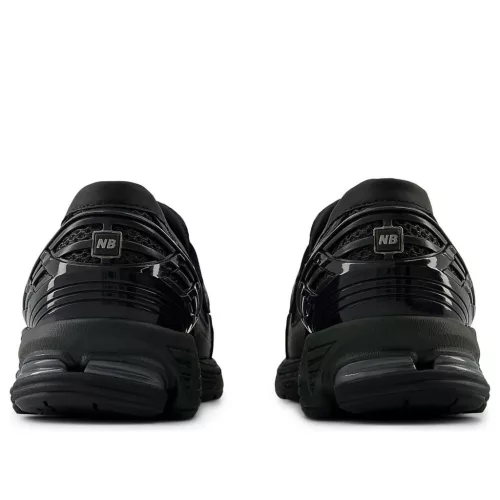 New Balance 1906L Blacktop Phantom nízke streetové tenisky lomené biele — produktová fotografia na bielom pozadí, bočný pohľad