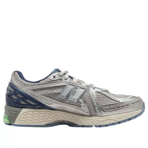 New Balance 1906R Still Water Lab Green nízke streetové tenisky zelené — produktová fotografia na bielom pozadí, bočný pohľad