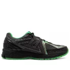 New Balance 1906R Dark Silver Metallic Lab Green nízke streetové tenisky strieborné-zelené — produktová fotografia na bielom pozadí, bočný pohľad
