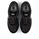 New Balance 2002R Black Oat nízke streetové tenisky čierne — produktová fotografia na bielom pozadí, bočný pohľad