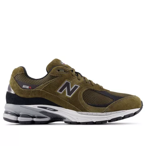 New Balance 2002R Woodland Black nízke streetové tenisky čierne — produktová fotografia na bielom pozadí, bočný pohľad