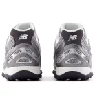 New Balance 204L Dark Silver Metallic nízke streetové tenisky strieborné-sivé — produktová fotografia na bielom pozadí, bočný pohľad