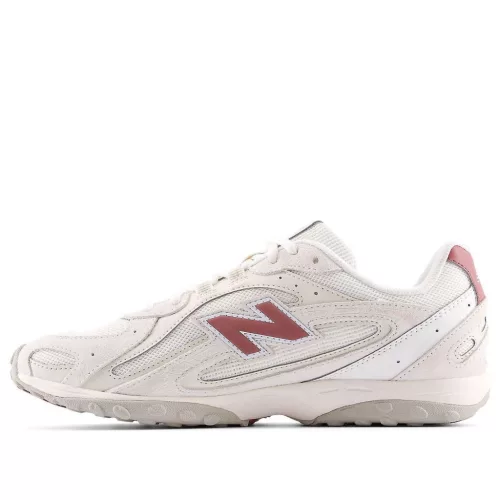 New Balance 204L Maroon Sea Salt nízke streetové tenisky bordové-lomené biele — produktová fotografia na bielom pozadí, bočný pohľad