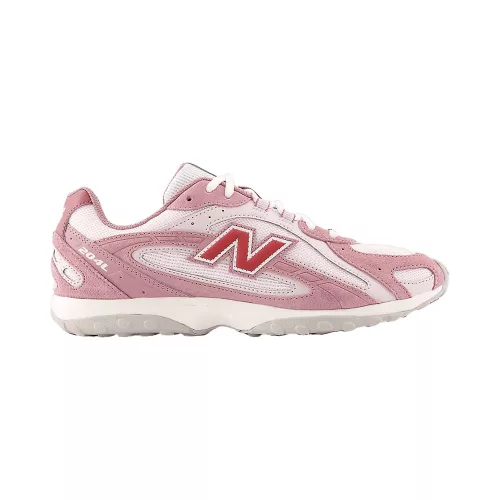New Balance 204L Rosewood nízke streetové tenisky — produktová fotografia na bielom pozadí, bočný pohľad