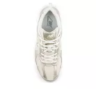 New Balance 530 Gold Metalic Linen nízke streetové tenisky zlaté — produktová fotografia na bielom pozadí, bočný pohľad