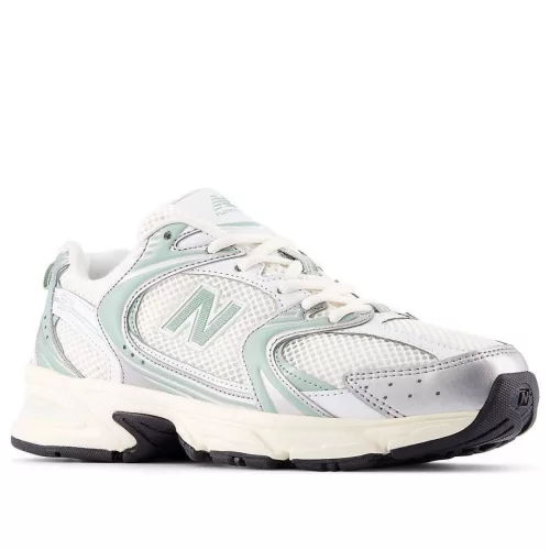 New Balance 530 Silver Metallic Mosaic Green nízke streetové tenisky strieborné-zelené — produktová fotografia na bielom pozadí, bočný pohľad