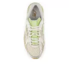 New Balance 740 Dry Lime nízke streetové tenisky — produktová fotografia na bielom pozadí, bočný pohľad