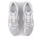 New Balance 740 Metallic Silver nízke streetové tenisky strieborné — produktová fotografia na bielom pozadí, bočný pohľad
