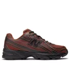 New Balance 740 Relic Brown Pumpernickel nízke streetové tenisky hnedé — produktová fotografia na bielom pozadí, bočný pohľad