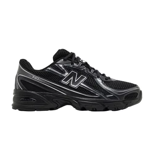 New Balance 740v2 Black Grey Silver nízke streetové tenisky čierne-strieborné — produktová fotografia na bielom pozadí, bočný pohľad
