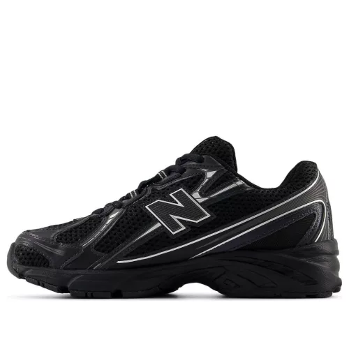 New Balance 740v2 Black Grey Silver nízke streetové tenisky čierne-strieborné — produktová fotografia na bielom pozadí, bočný pohľad
