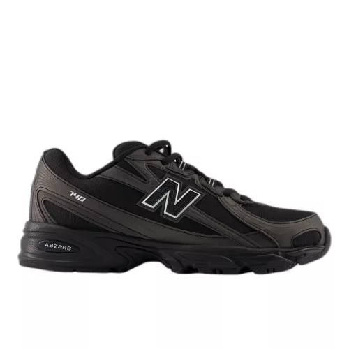 New Balance 740 Black Grey nízke streetové tenisky čierne-sivé — produktová fotografia na bielom pozadí, bočný pohľad