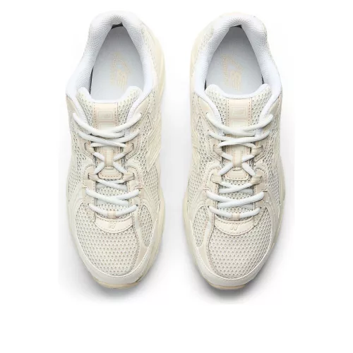New Balance 740v2 Bisque Angora nízke streetové tenisky — produktová fotografia na bielom pozadí, bočný pohľad