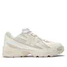 New Balance 740v2 Bisque Angora nízke streetové tenisky — produktová fotografia na bielom pozadí, bočný pohľad