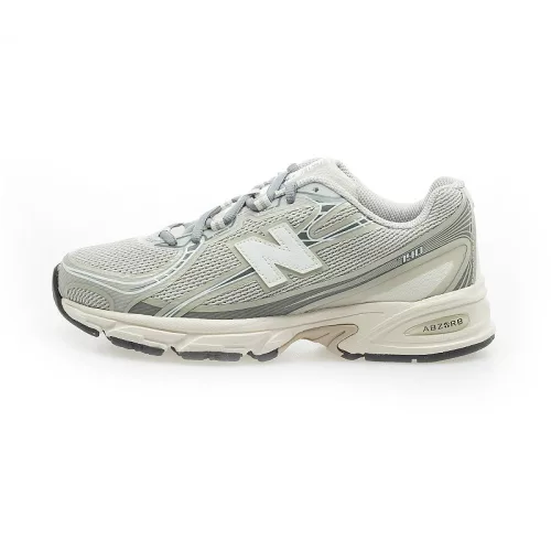 New Balance 740 Slate Grey nízke streetové tenisky sivé — produktová fotografia na bielom pozadí, bočný pohľad