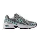 New Balance 740v2 Silver Metallic New Spruce nízke streetové tenisky strieborné — produktová fotografia na bielom pozadí, bočný pohľad