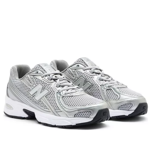 New Balance 740v2 Silver Castlerock nízke streetové tenisky sivé-strieborné — produktová fotografia na bielom pozadí, bočný pohľad