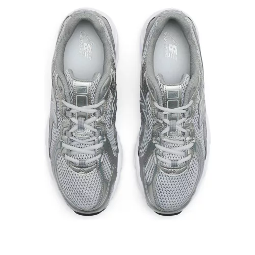 New Balance 740v2 Silver Castlerock nízke streetové tenisky sivé-strieborné — produktová fotografia na bielom pozadí, bočný pohľad
