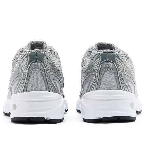 New Balance 740v2 Silver Castlerock nízke streetové tenisky sivé-strieborné — produktová fotografia na bielom pozadí, bočný pohľad