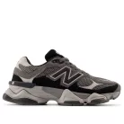 New Balance 9060 Black Castlerock nízke streetové tenisky čierne — produktová fotografia na bielom pozadí, bočný pohľad