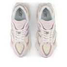 New Balance 9060 Rose Sugar Angora nízke streetové tenisky — produktová fotografia na bielom pozadí, bočný pohľad