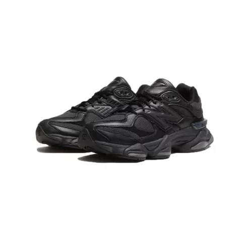 New Balance 9060 Triple Black Leather nízke streetové tenisky čierne — produktová fotografia na bielom pozadí, bočný pohľad