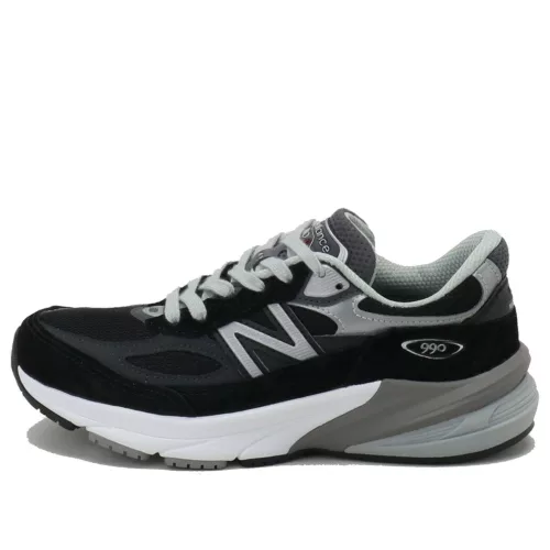 New Balance 990v6 MiUSA Black Grey White dámske nízke streetové tenisky čierne-sivé — produktová fotografia na bielom pozadí, bočný pohľad