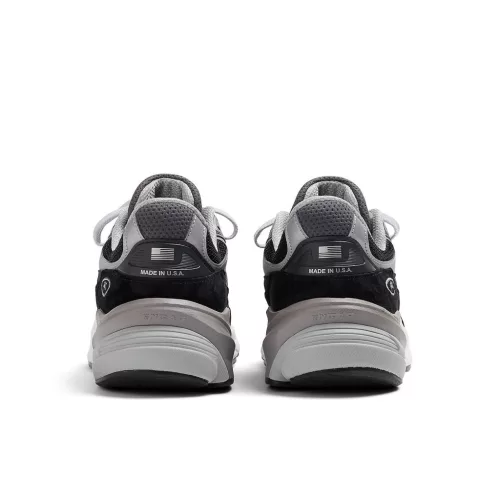 New Balance 990v6 MiUSA Black Grey White dámske nízke streetové tenisky čierne-sivé — produktová fotografia na bielom pozadí, bočný pohľad